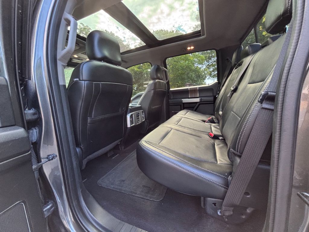 2016 Ford F150 Lariat photo