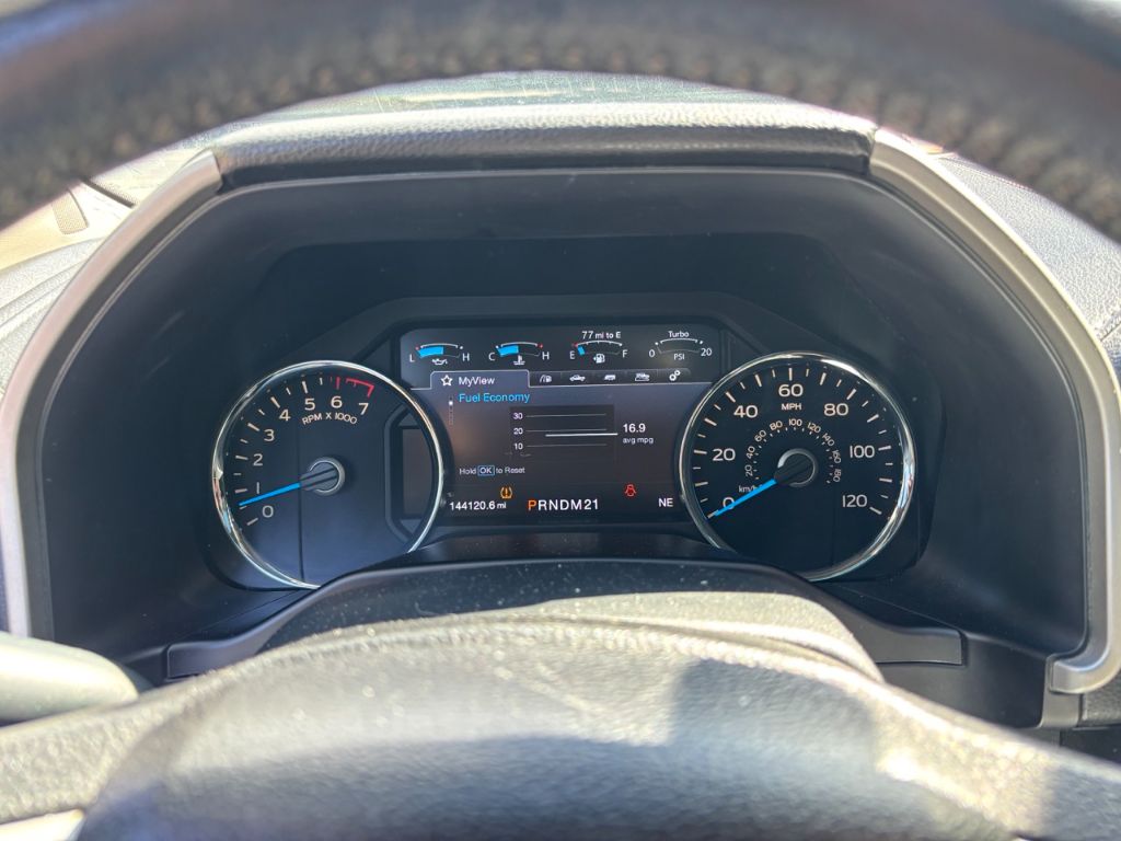 2016 Ford F150 Lariat photo