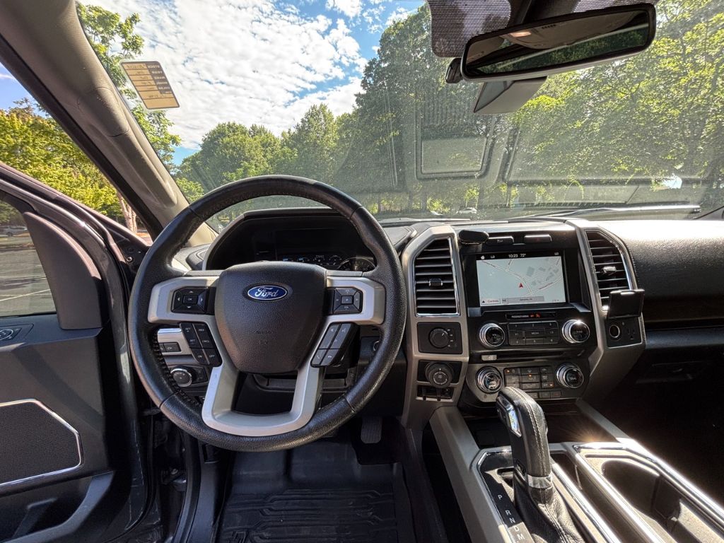 2016 Ford F150 Lariat photo