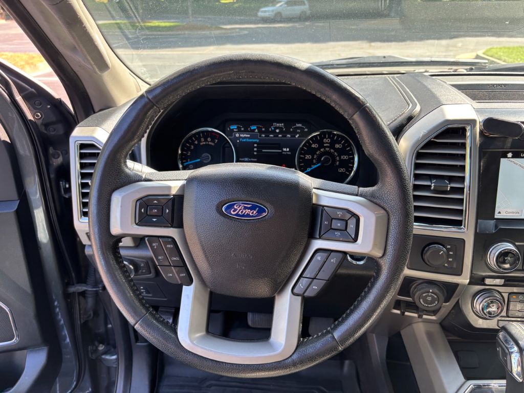 2016 Ford F150 Lariat photo