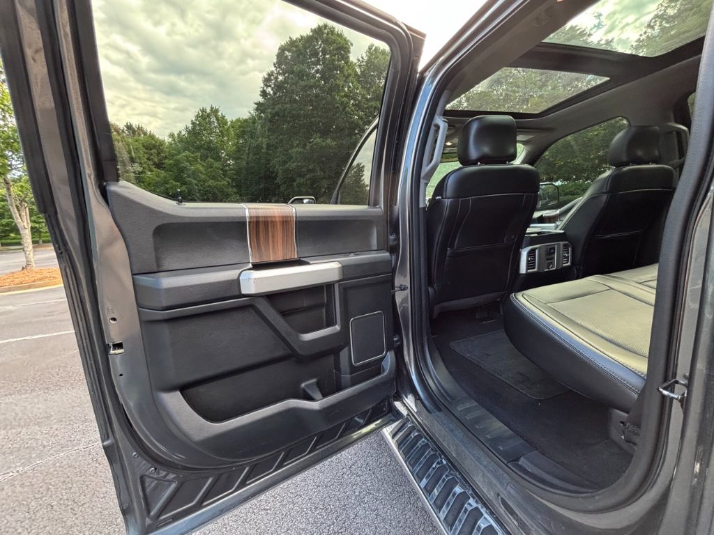 2016 Ford F150 Lariat photo