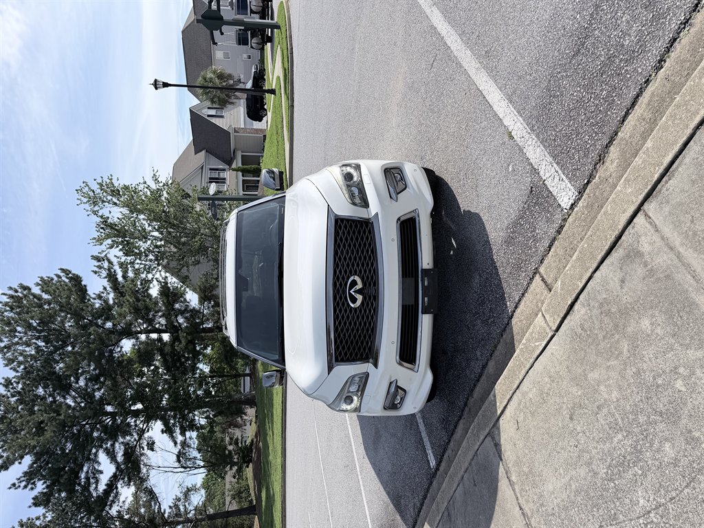 2015 INFINITI QX80 - $10,995