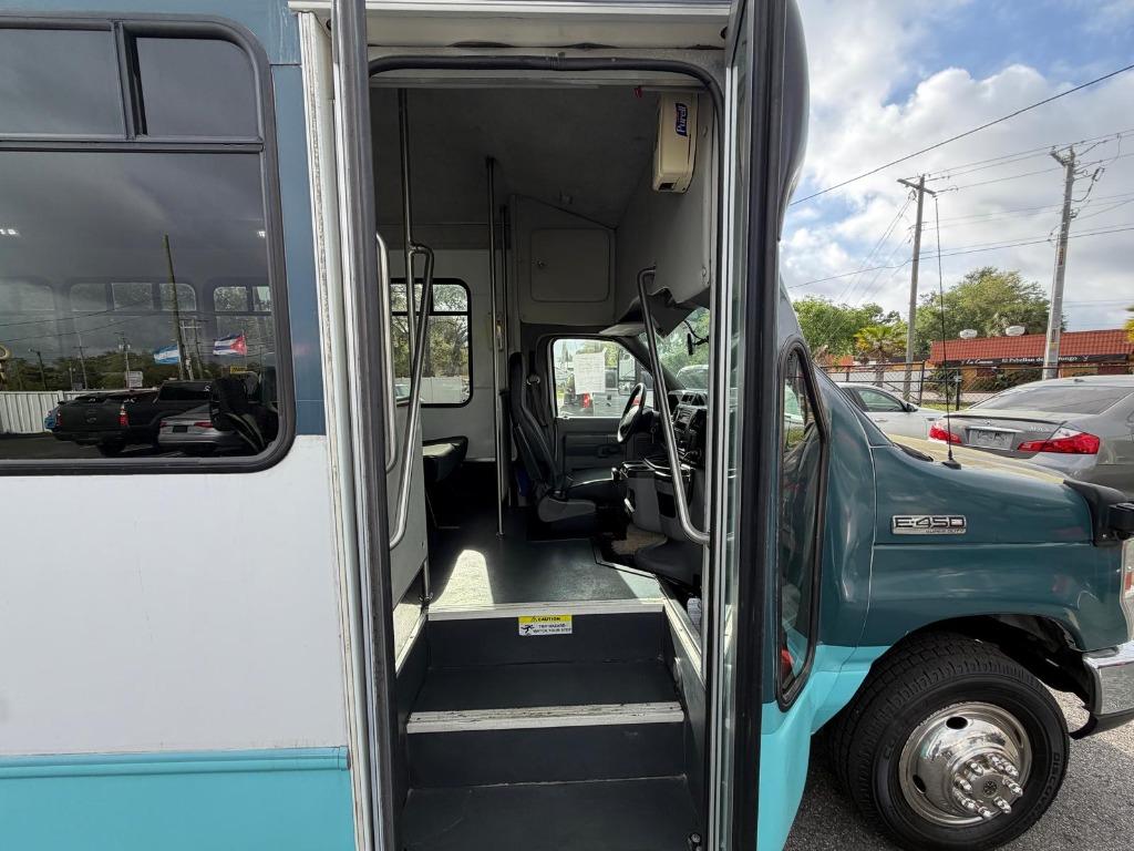 2019 Ford E-450 - $13,995