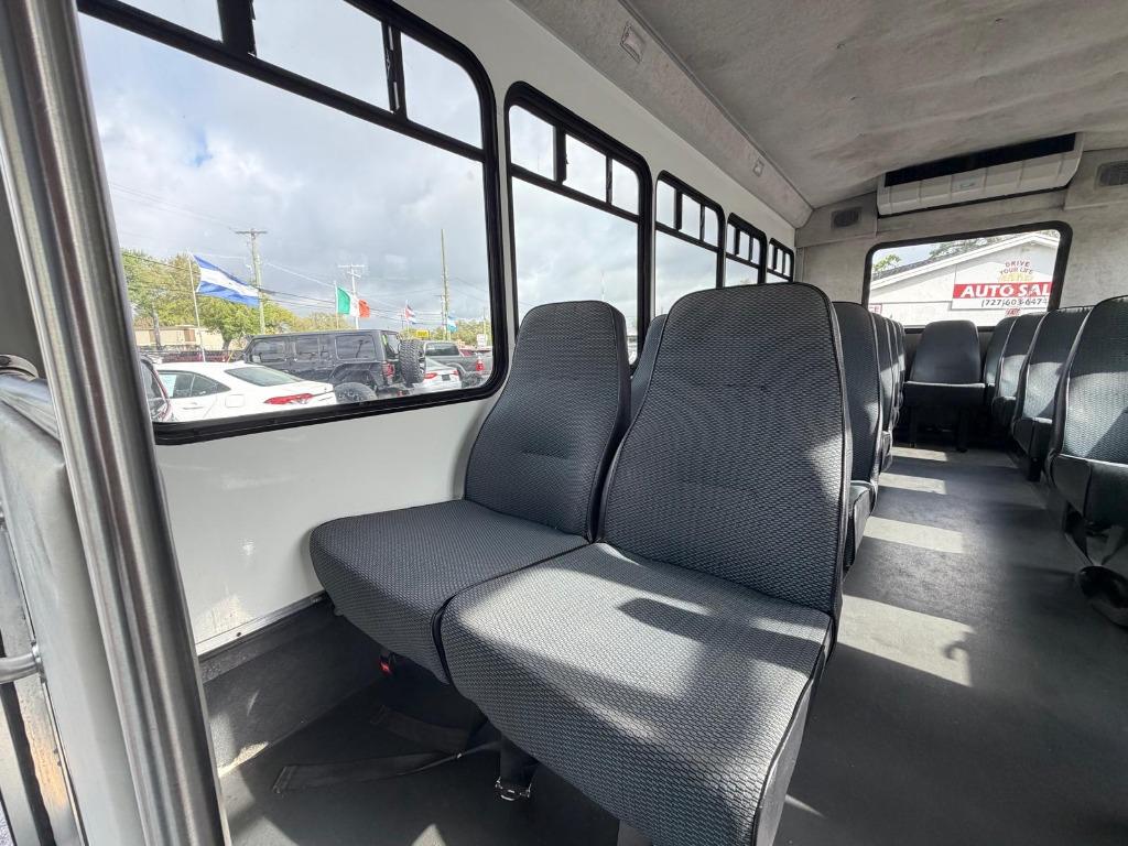 2019 Ford E-450 - $13,995