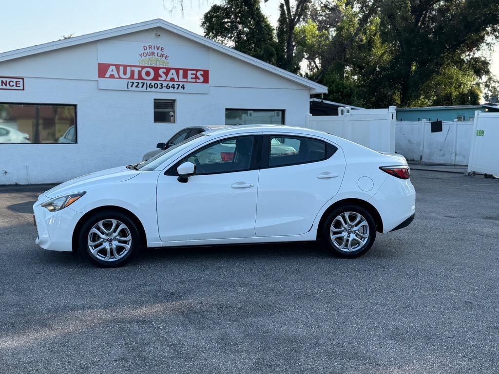 2017 Toyota Yaris - $8,995