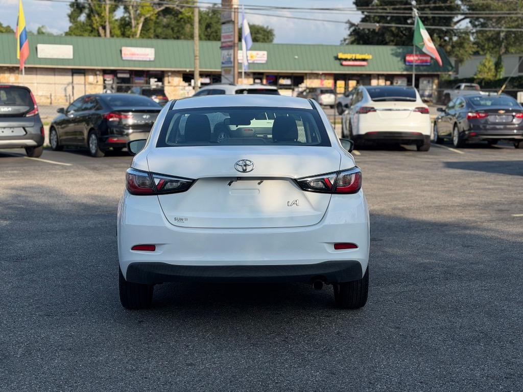 2017 Toyota Yaris - $8,995