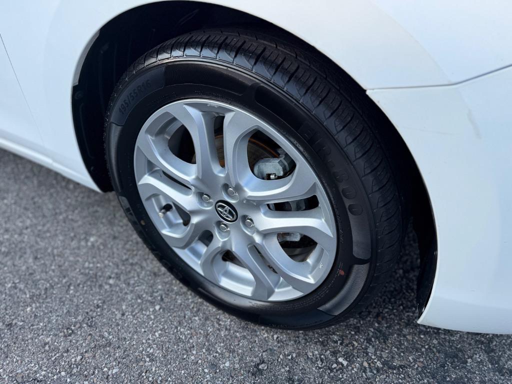 2017 Toyota Yaris - $8,995