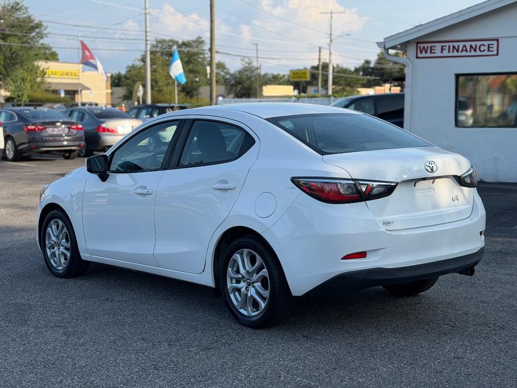 2017 Toyota Yaris - $8,995