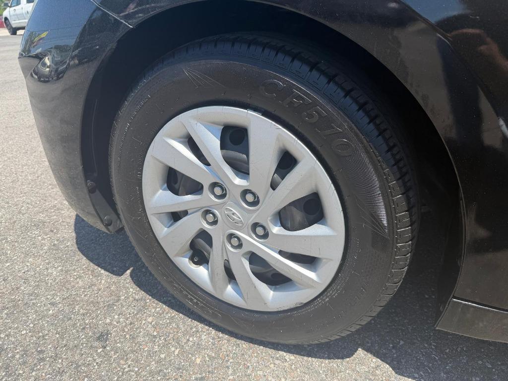 2019 Hyundai Elantra - $9,995