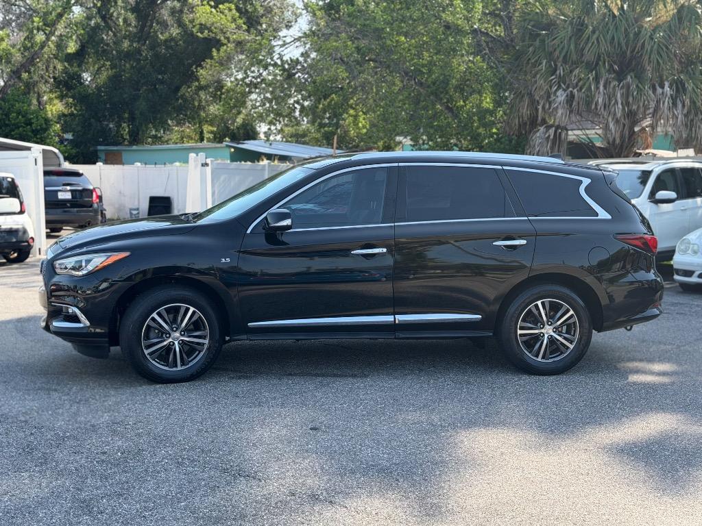 2017 INFINITI QX60 - $11,995