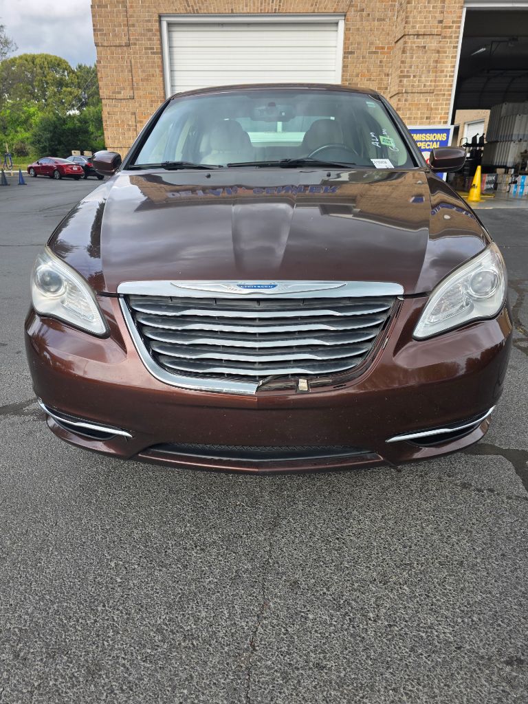 2012 Chrysler 200 - $3,999