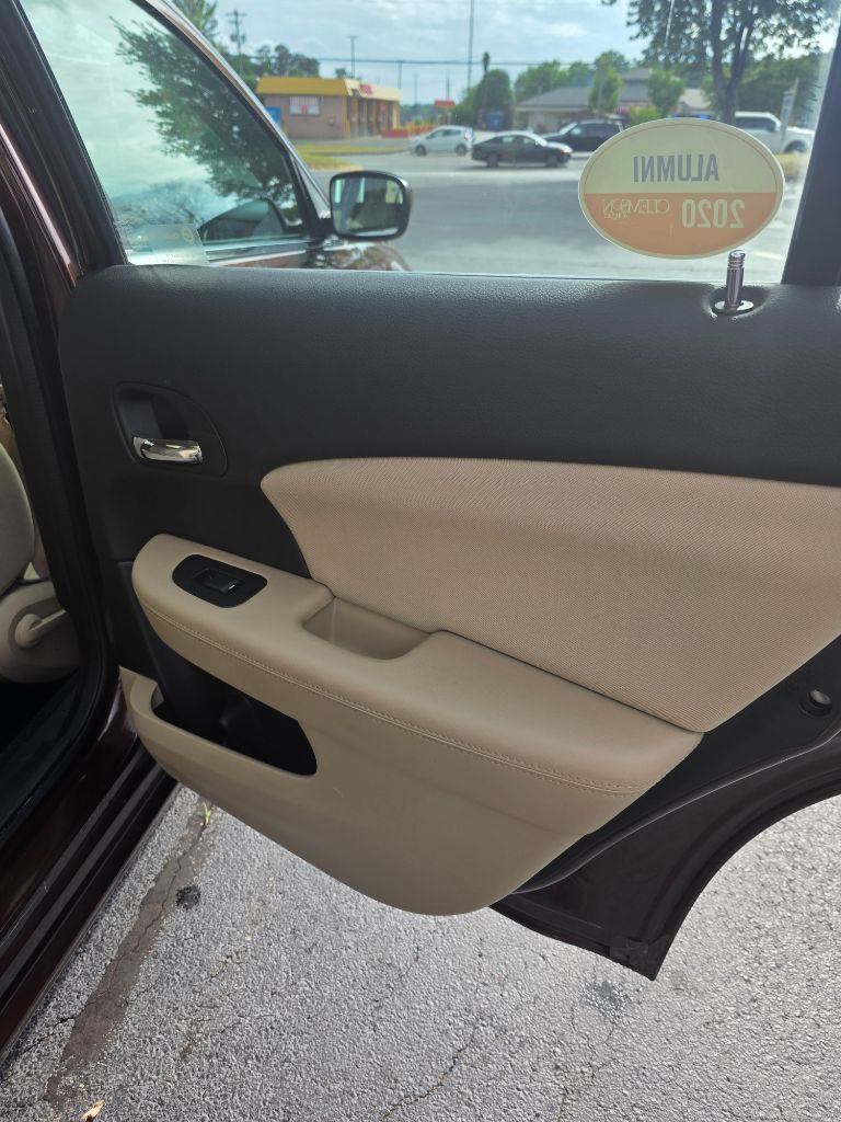 2012 Chrysler 200 - $3,999