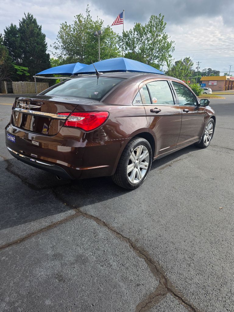 2012 Chrysler 200 - $3,999