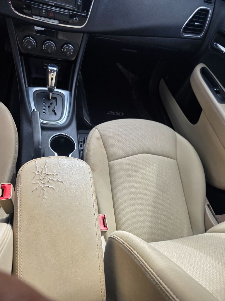 2012 Chrysler 200 - $3,999