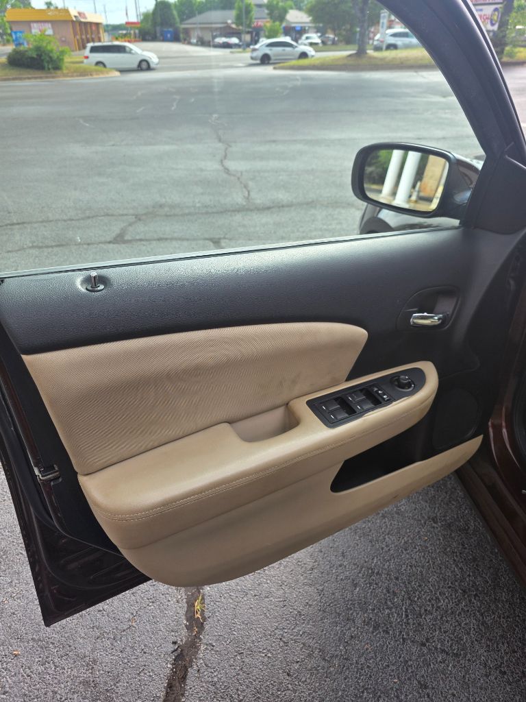 2012 Chrysler 200 - $3,999