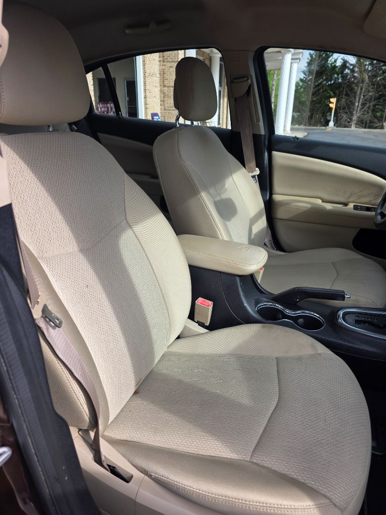2012 Chrysler 200 - $3,999