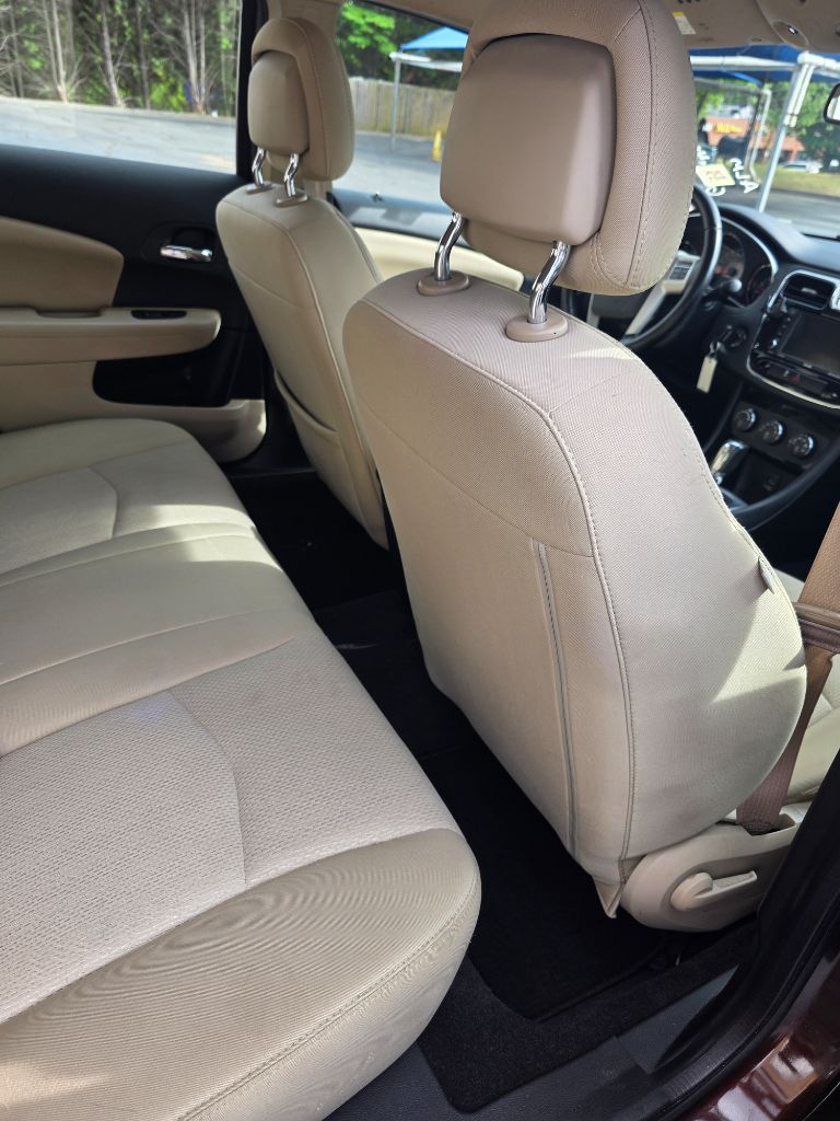 2012 Chrysler 200 - $3,999
