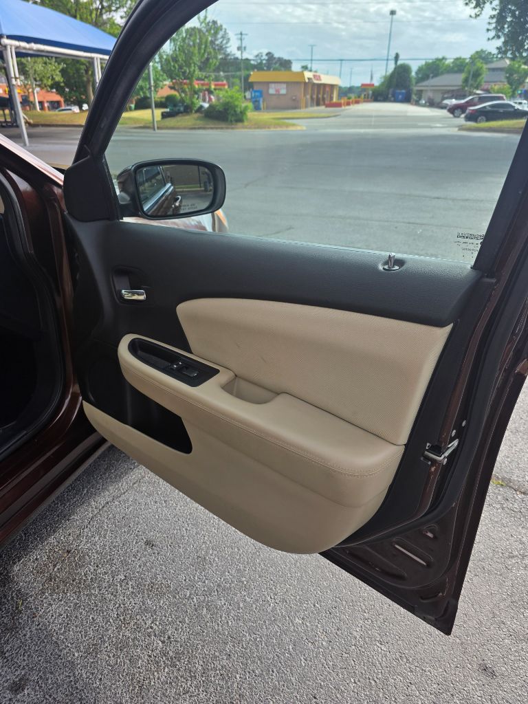 2012 Chrysler 200 - $3,999