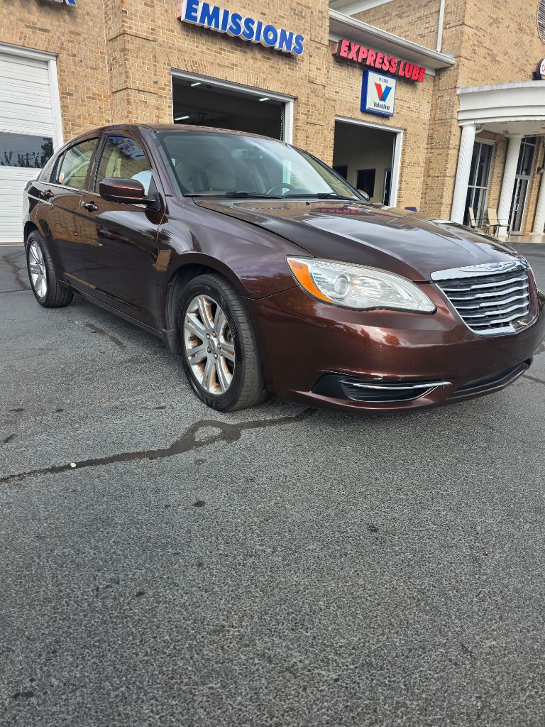 2012 Chrysler 200 - $3,999