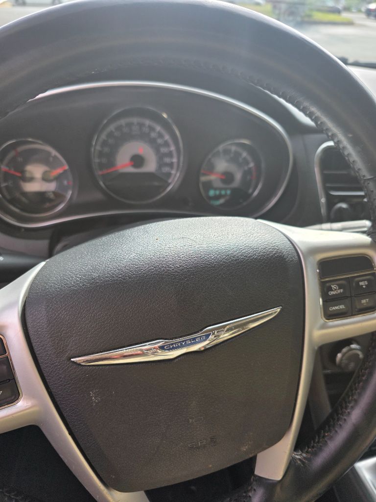 2012 Chrysler 200 - $3,999