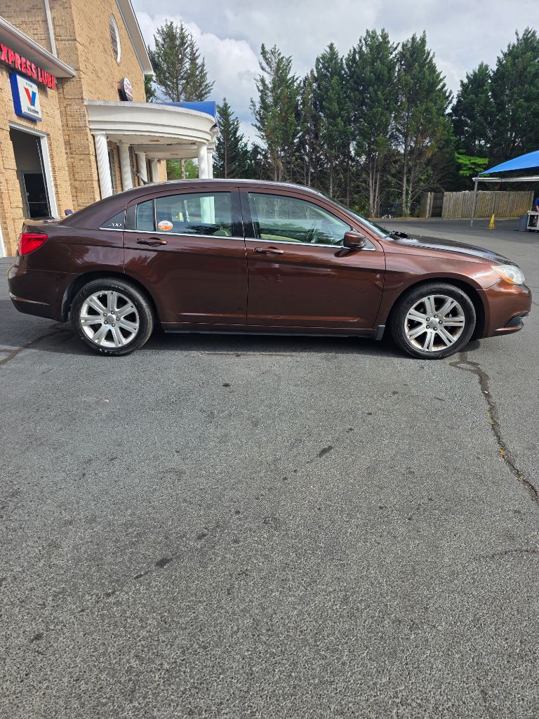 2012 Chrysler 200 - $3,999