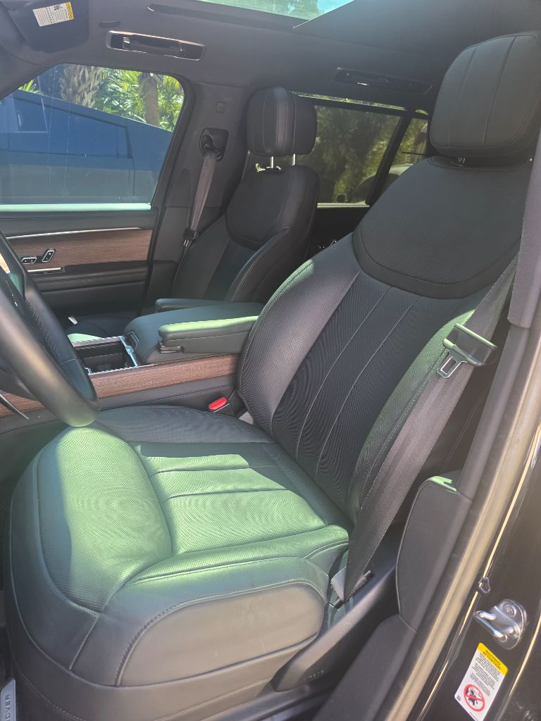 2025 Land Rover Range Rover - $104,999