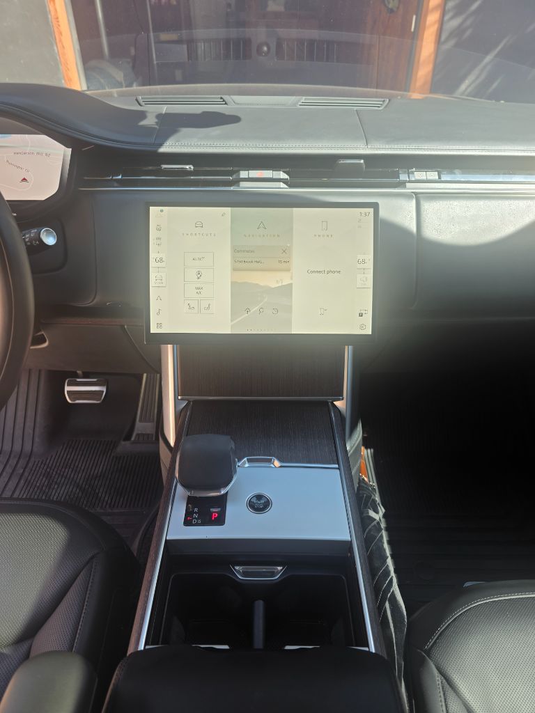 2025 Land Rover Range Rover - $104,999