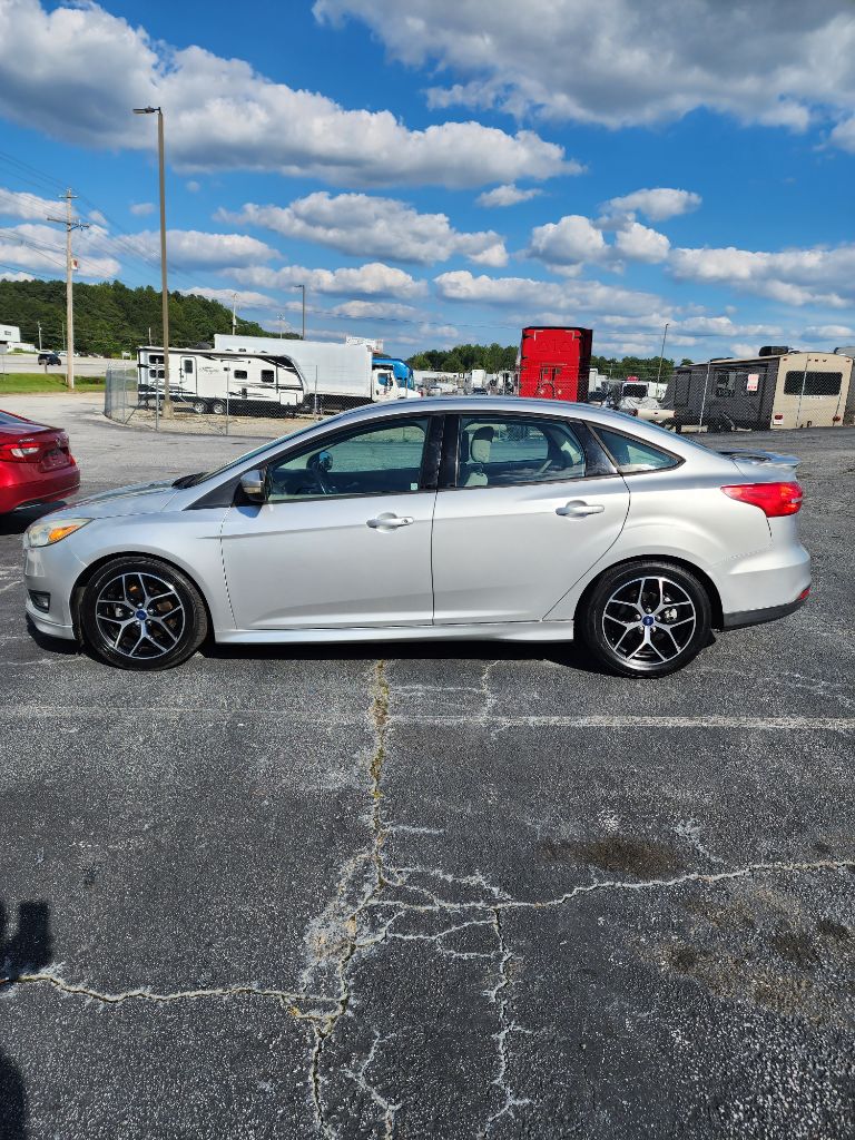 2015 Ford Focus SE photo