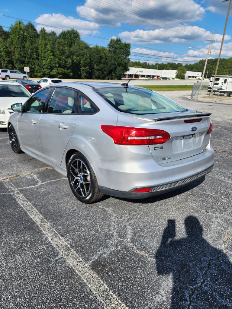 2015 Ford Focus SE photo