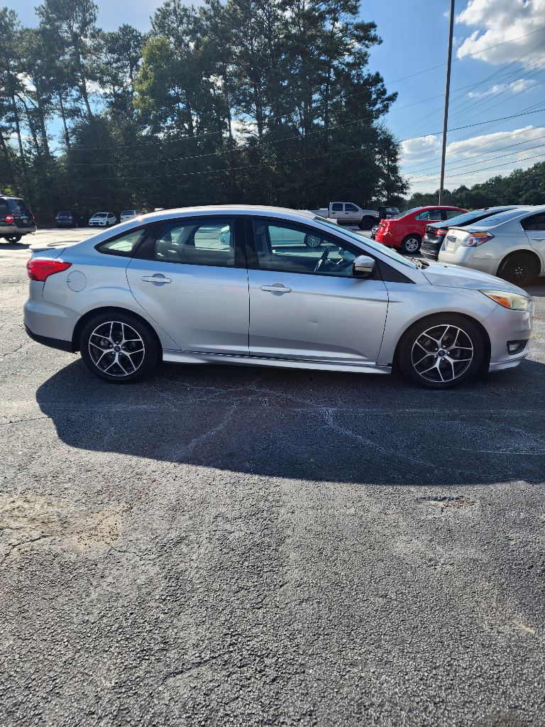 2015 Ford Focus SE photo