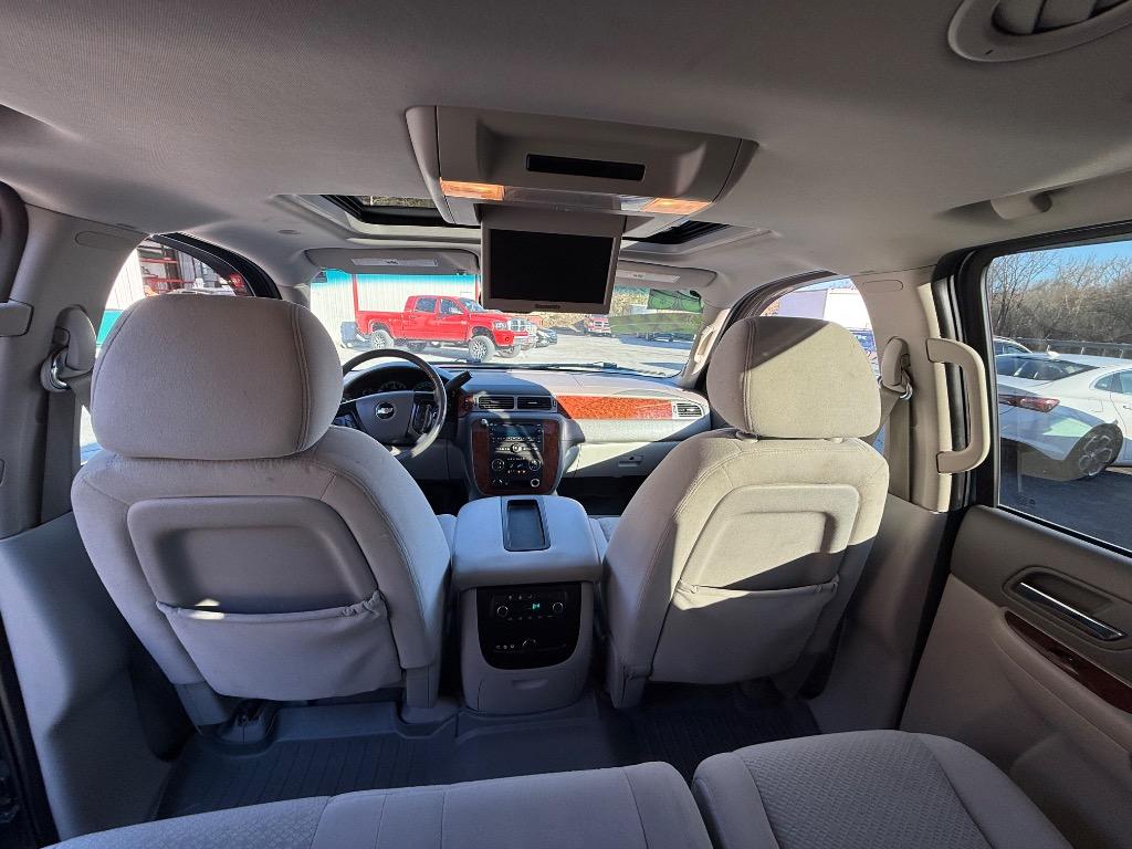 2008 Chevrolet Suburban LS 1500 photo