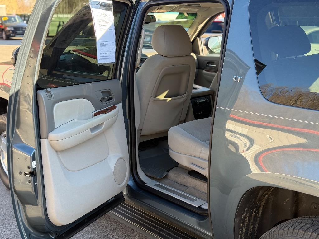 2008 Chevrolet Suburban LS 1500 photo