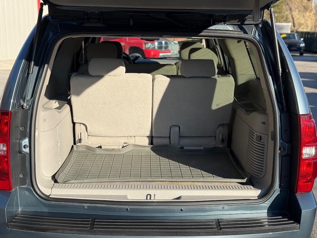 2008 Chevrolet Suburban LS 1500 photo