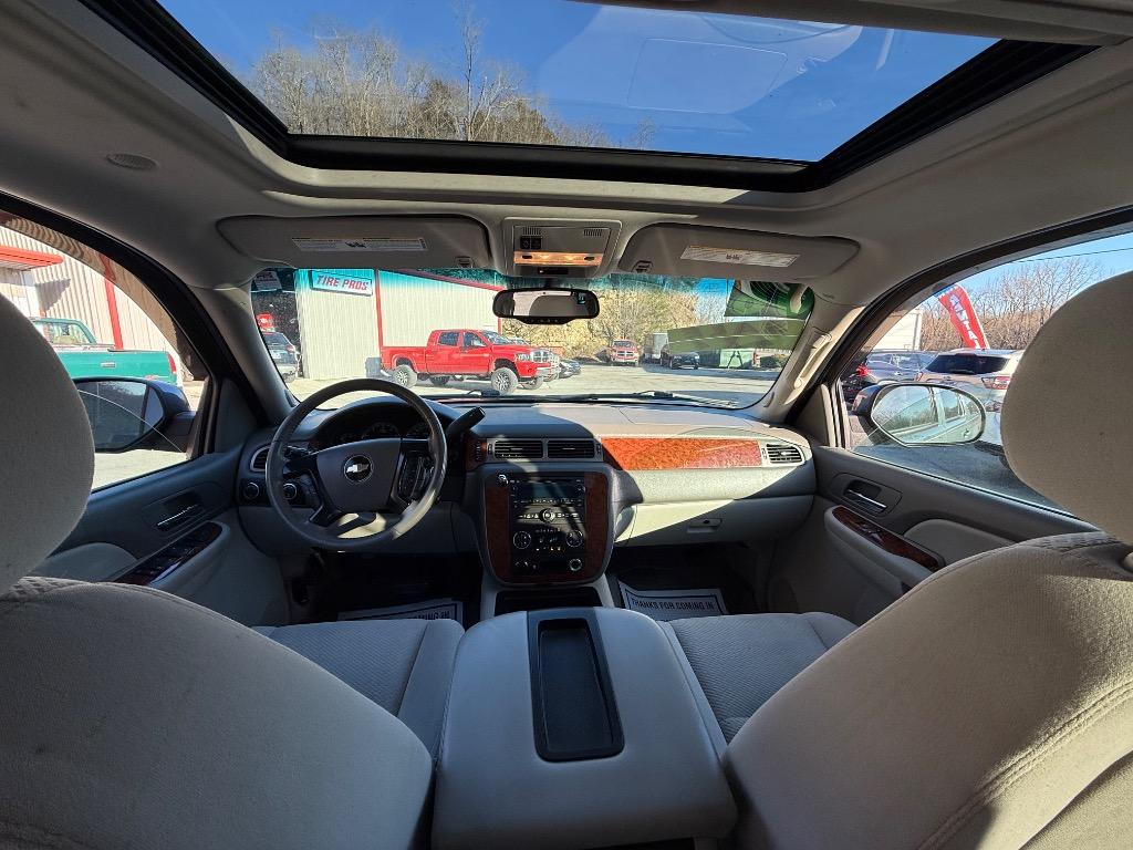 2008 Chevrolet Suburban LS 1500 photo