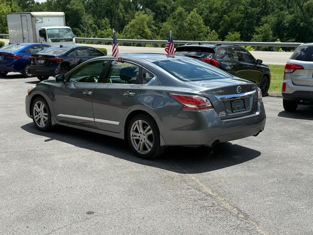 2015 Nissan Altima SL photo