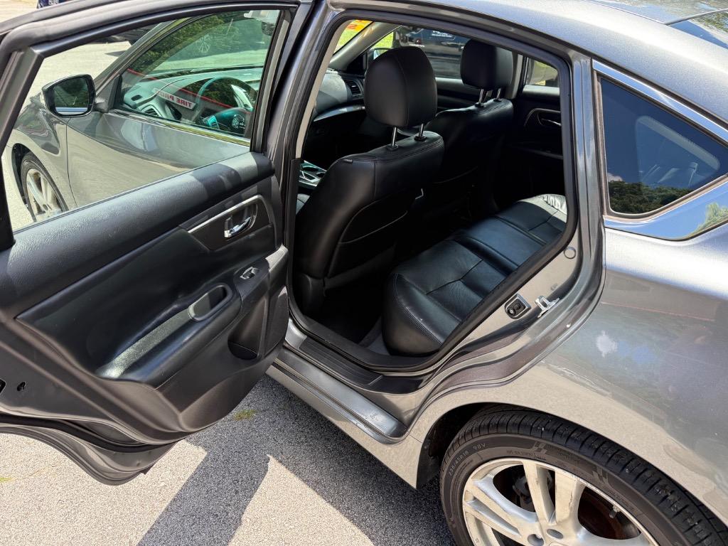 2015 Nissan Altima SL photo