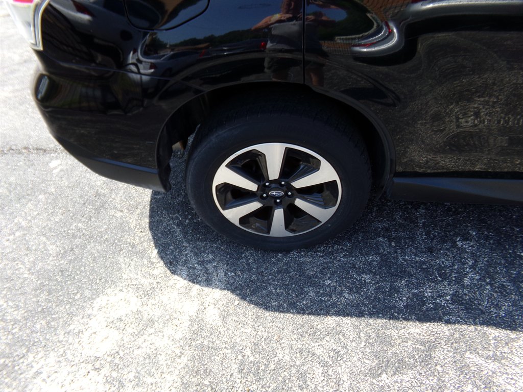 2017 Subaru Forester 2.5i photo