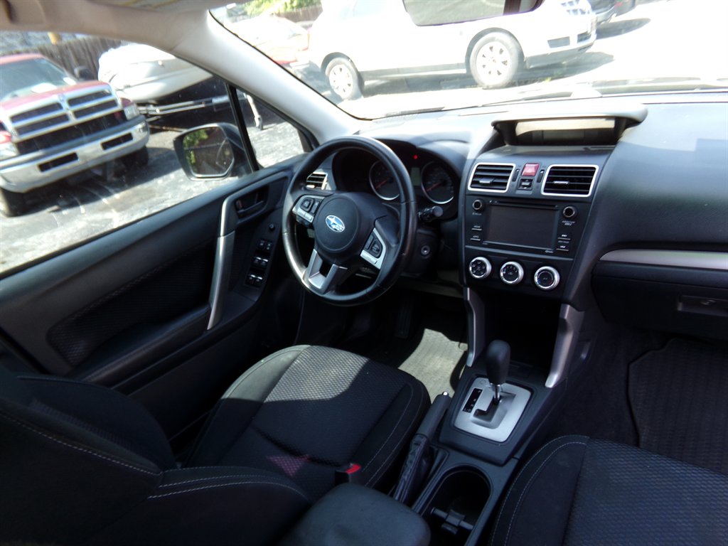 2017 Subaru Forester 2.5i photo
