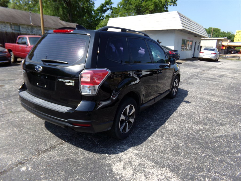 2017 Subaru Forester 2.5i photo