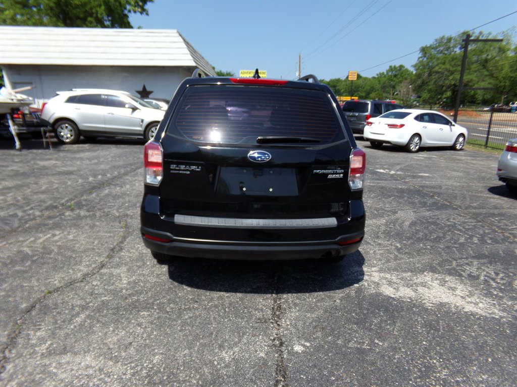 2017 Subaru Forester 2.5i photo