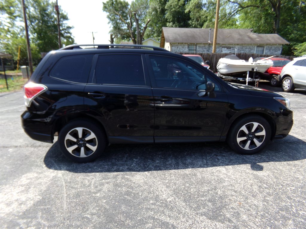 2017 Subaru Forester 2.5i photo