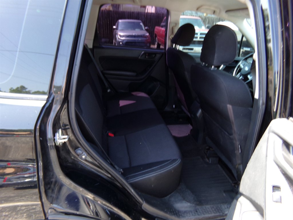 2017 Subaru Forester 2.5i photo