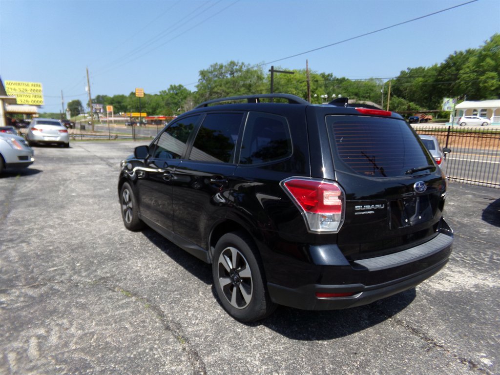 2017 Subaru Forester 2.5i photo