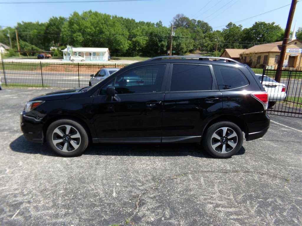 2017 Subaru Forester 2.5i photo
