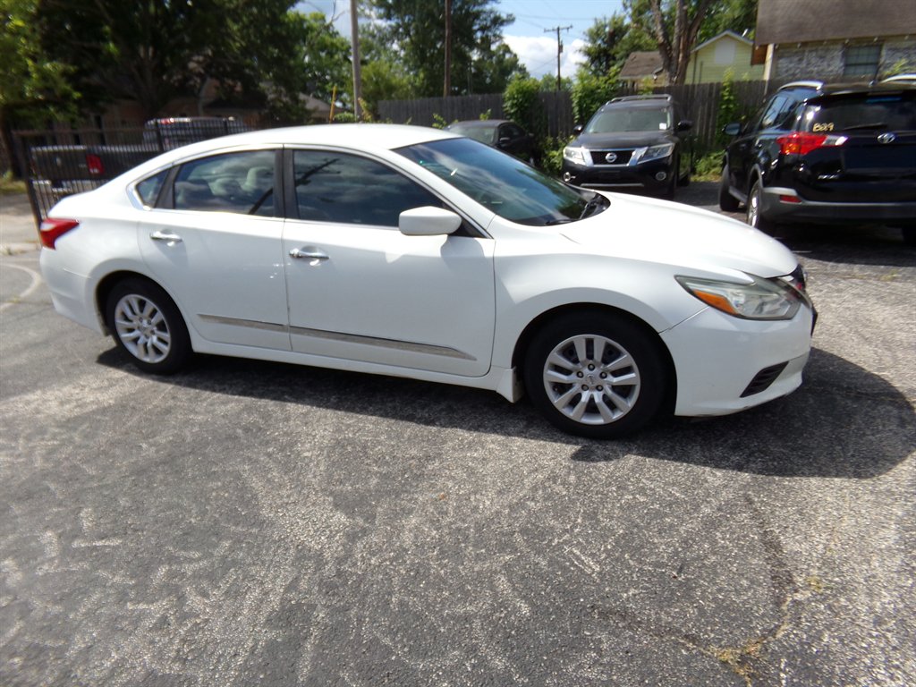 2016 Nissan Altima - $6,500