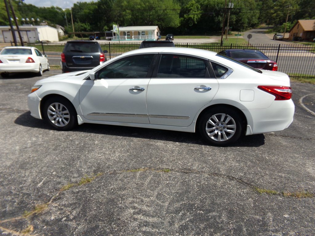 2016 Nissan Altima - $6,500
