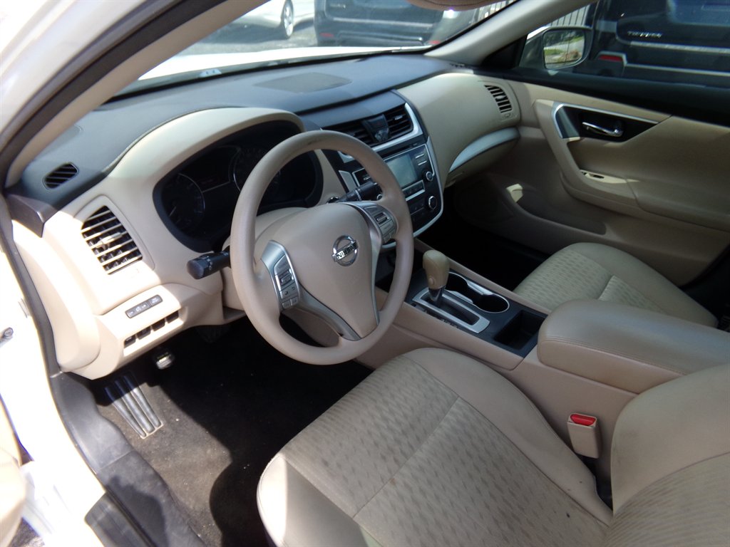 2016 Nissan Altima - $6,500
