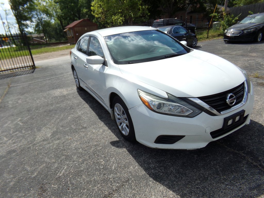 2016 Nissan Altima - $6,500