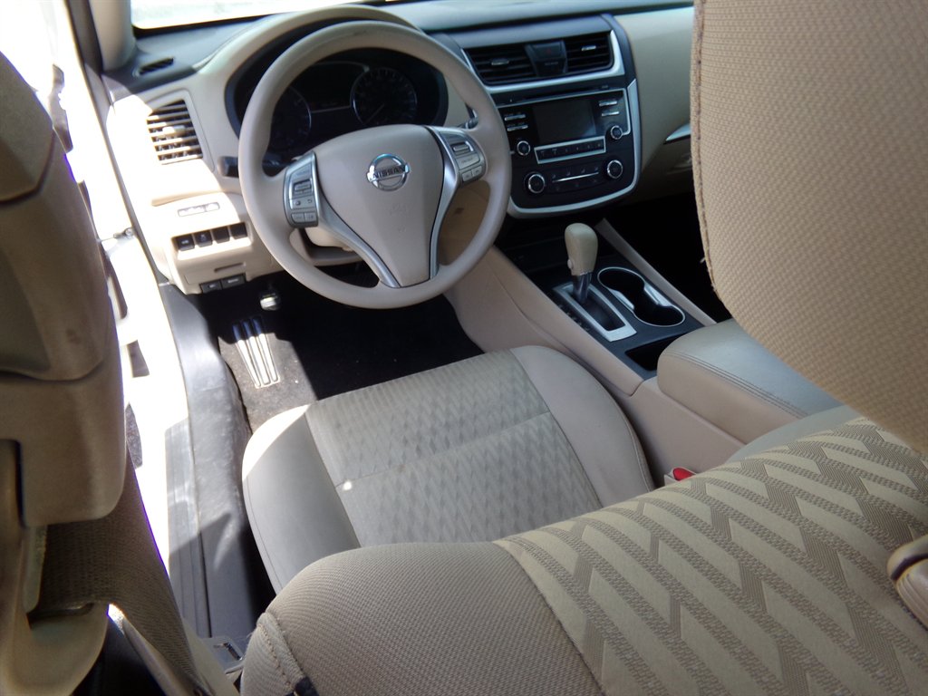 2016 Nissan Altima - $6,500
