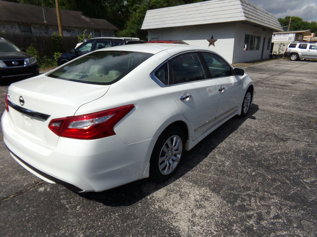 2016 Nissan Altima - $6,500
